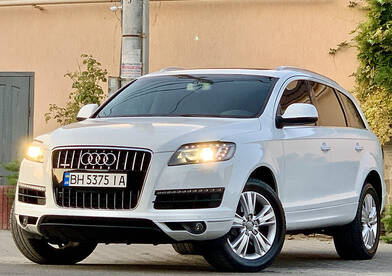 Audi Q7 фото