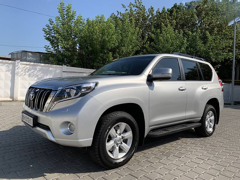 Toyota Land Cruiser Prado фото