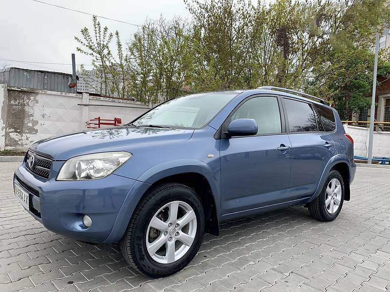 Toyota Rav 4 фото
