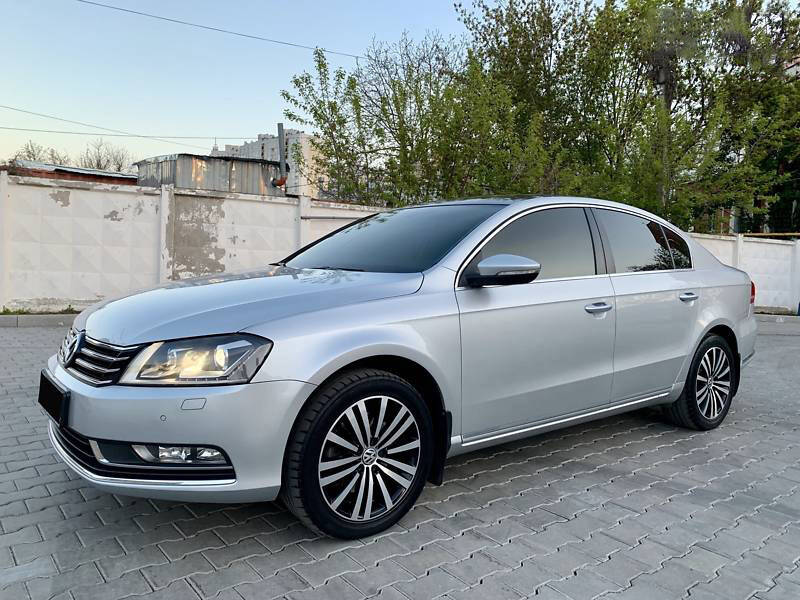 Volkswagen Passat B7 фото