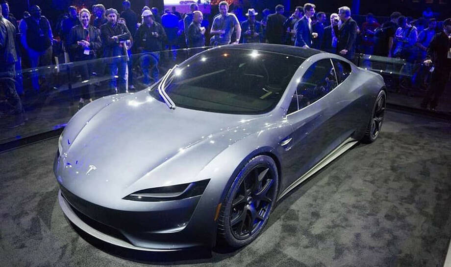 Говорят о том, что Tesla везёт таинственное авто в Базель фото