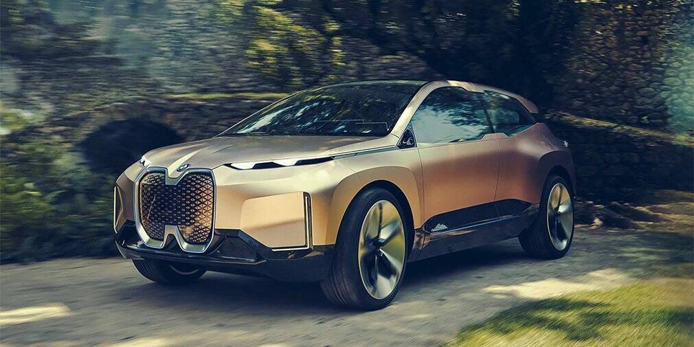 Официальная презентация электрического кроссовера BMW фото