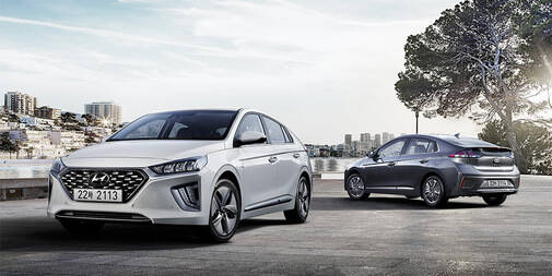 Hyundai представила обновленный гибрид Ioniq фото